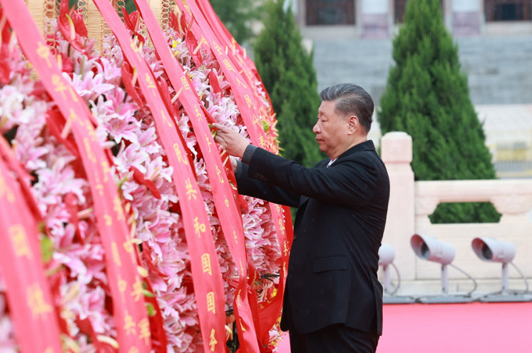 烈士纪念日向人民英雄敬献花篮仪式在京隆重举行 习近平等党和国家领导人出席